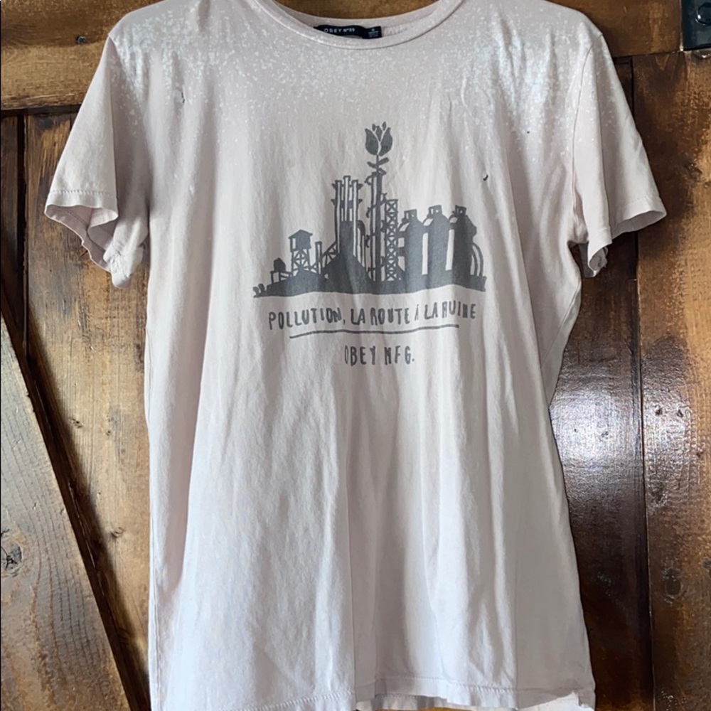 Light pink t shirt